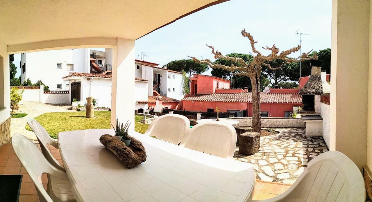 Vacay Apartamento Montgo, Agradable Jardin! En Costa Brava L'Escala! Dış mekan fotoğraf